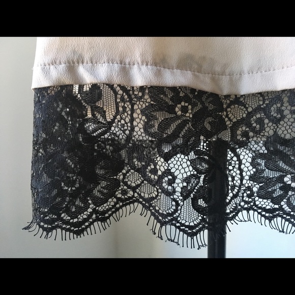 Audrey tunic with black lace trim - Picture 8 of 10